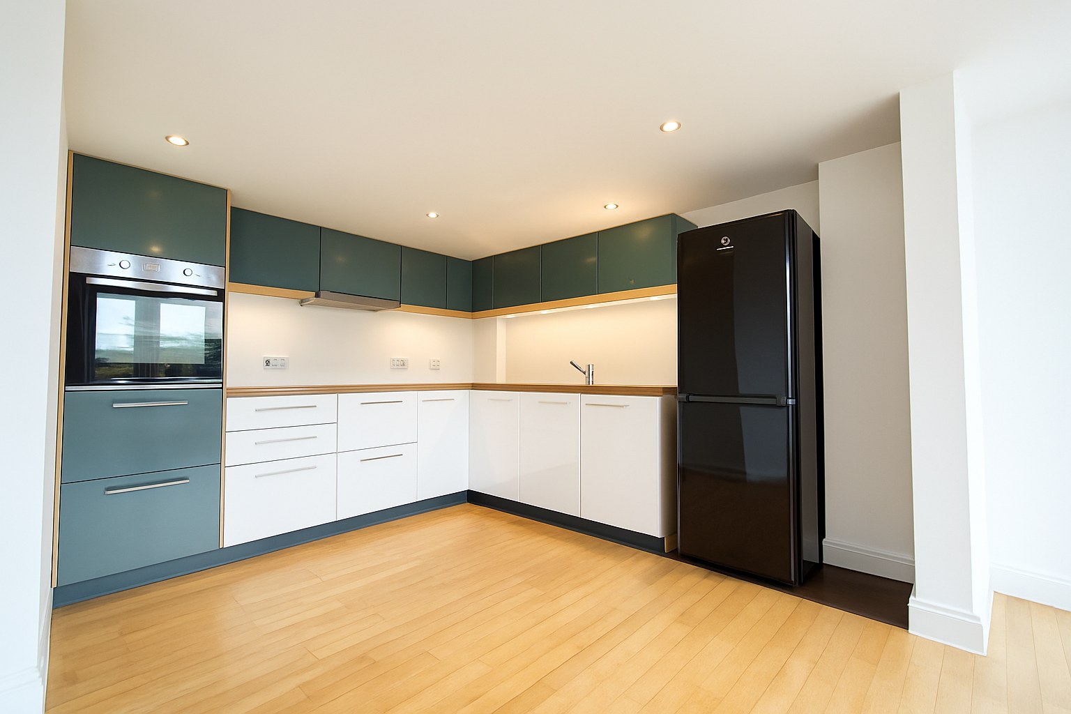 Spacious 2-Bed Apartment, Ullet Road, L17, photograph 2