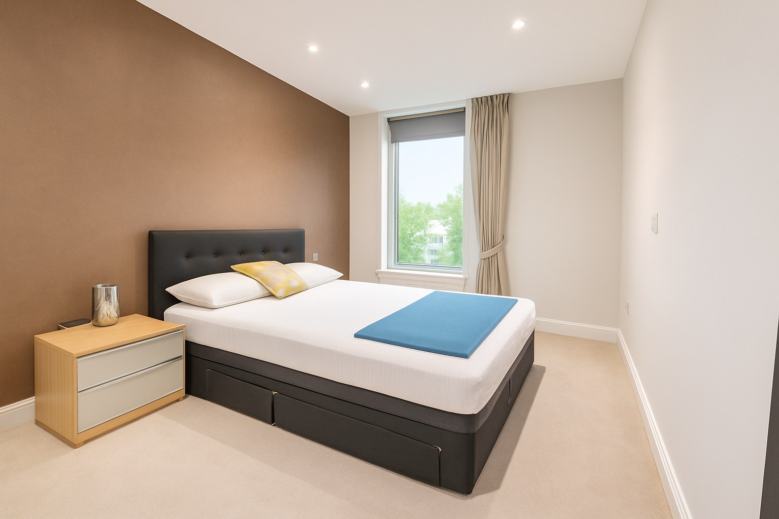 Spacious 2-Bed Apartment, Water Street, L2, photograph 4