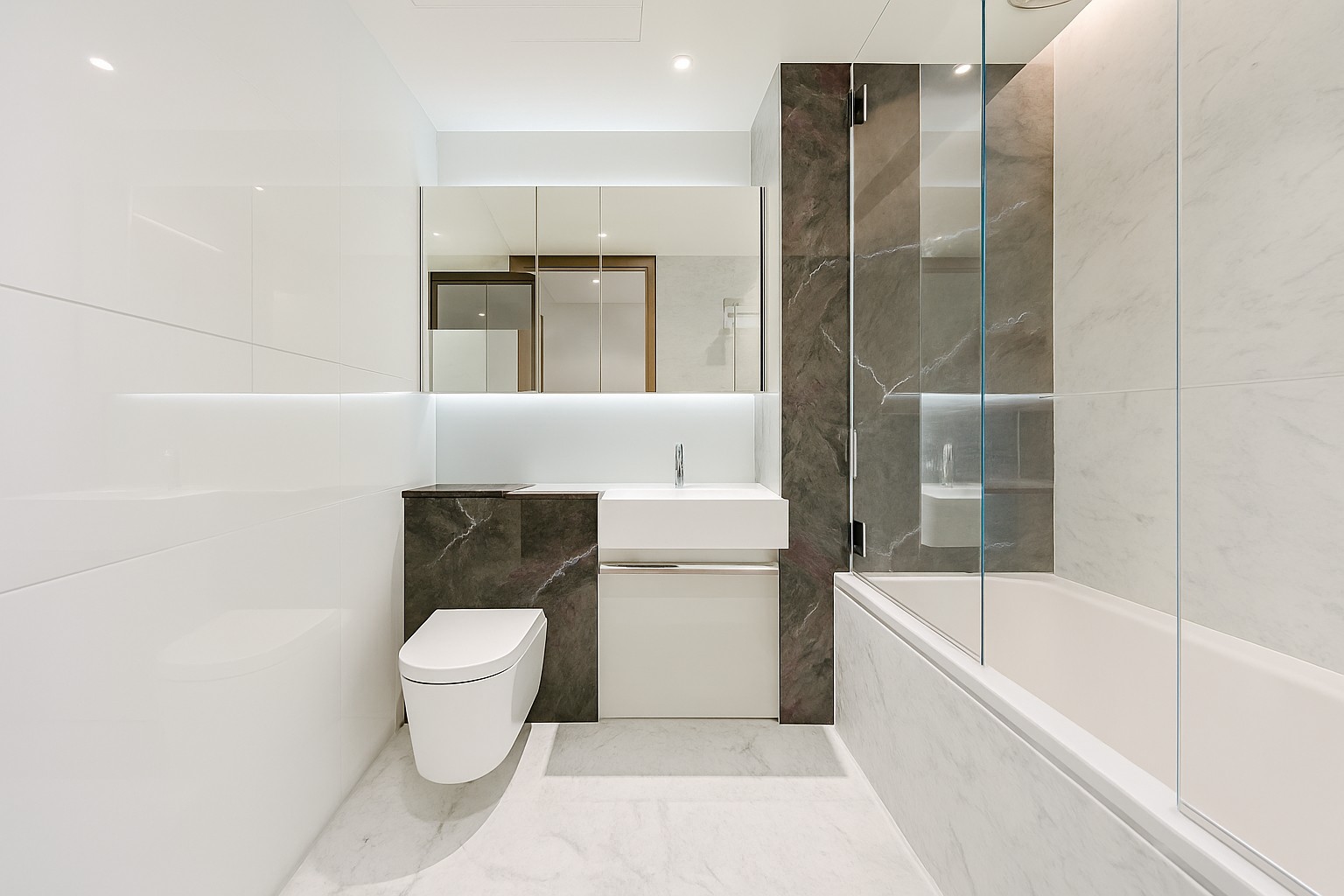 Stylish 1-Bed Apartment, London, SE1, photograph 5