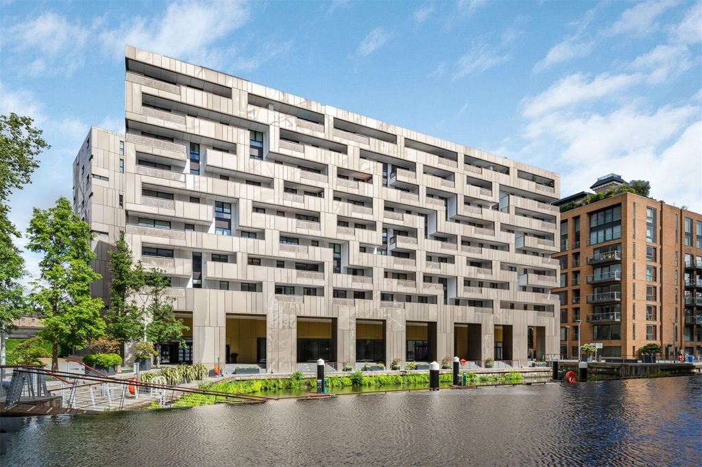Modern 1-Bed Apartment, Chelsea, SW1W, photograph 4
