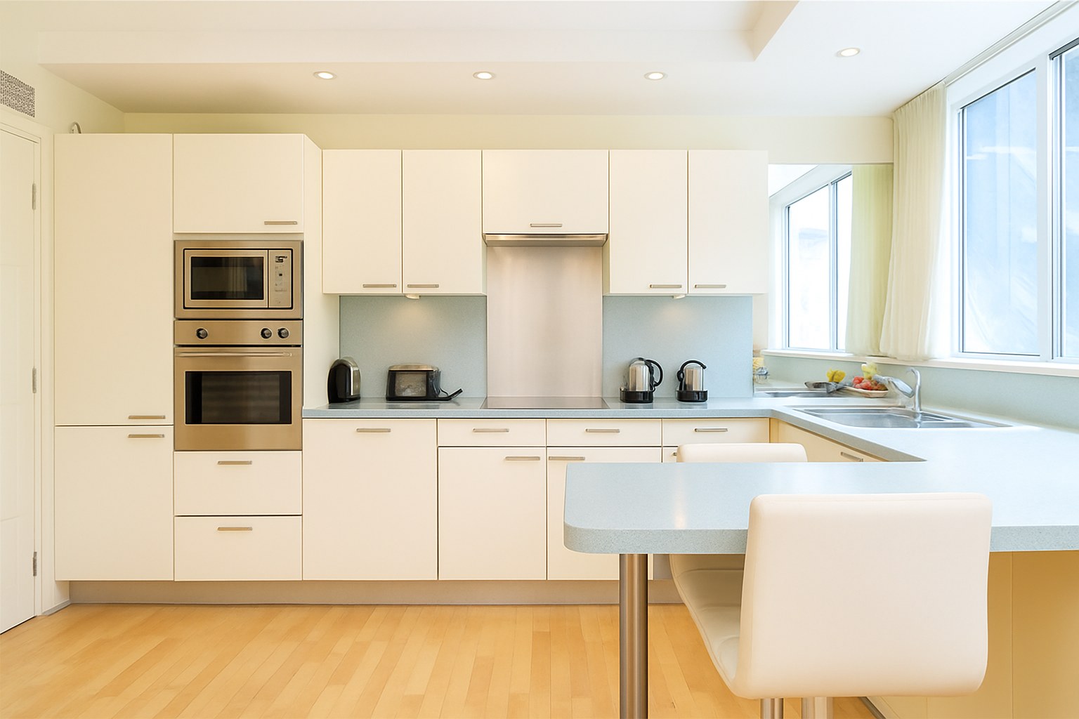Modern 1-Bed Apartment, Millbank, SW1V, photograph 2