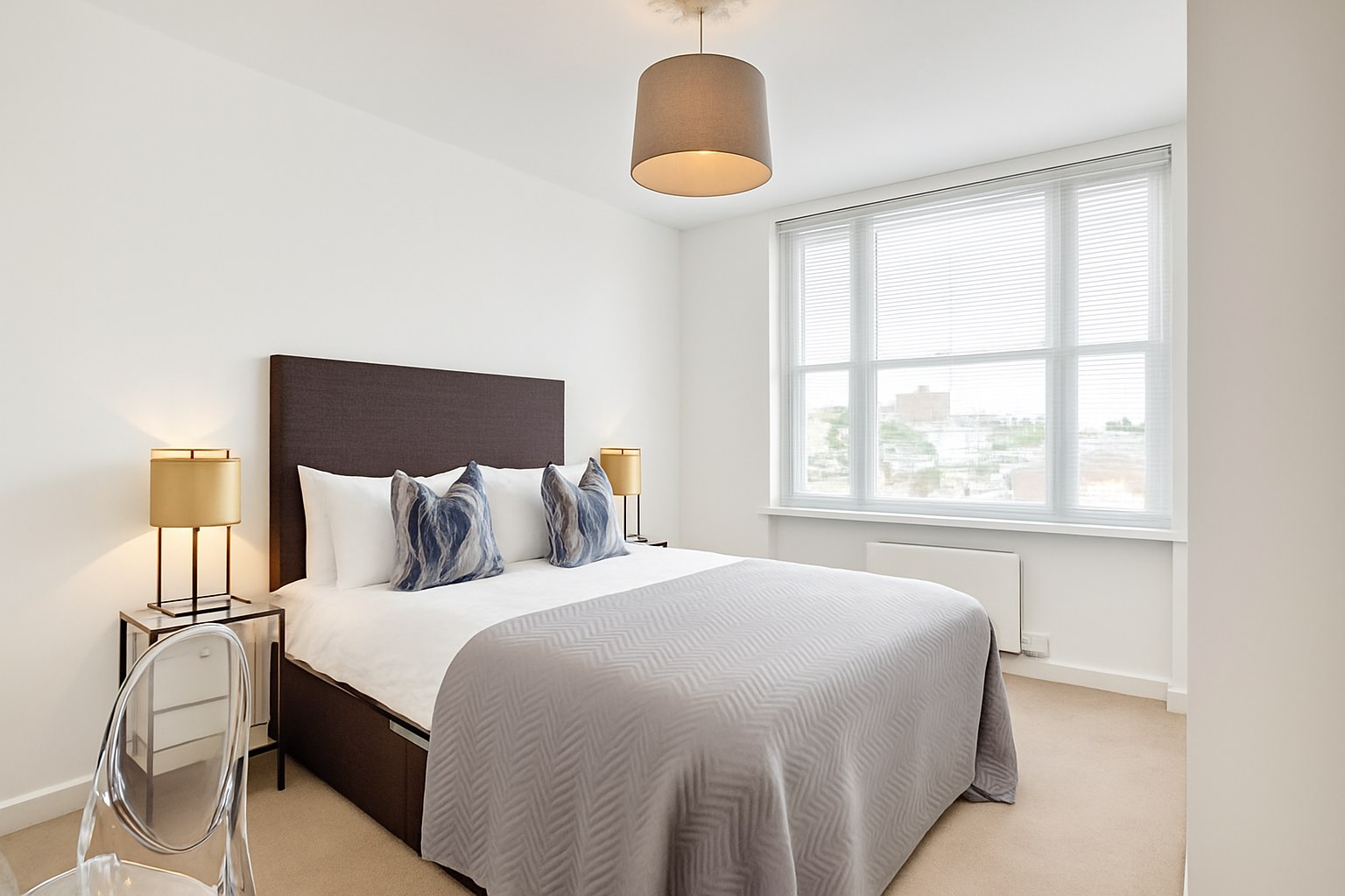 Bright 1-Bed Apartment, Mayfair, W1J, photograph 3