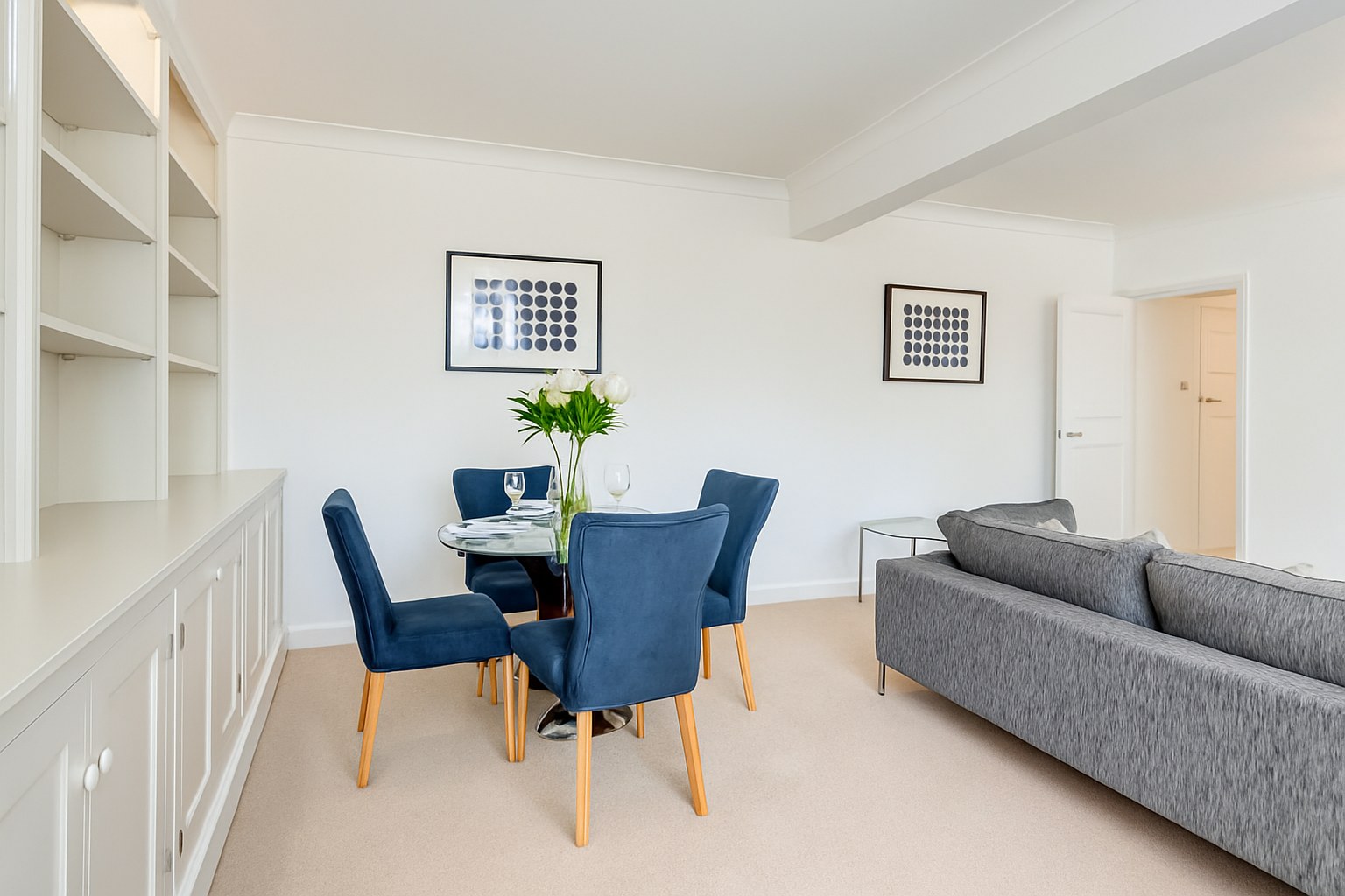 Modern 1-Bed Apartment, Mayfair, W1J, photograph 4