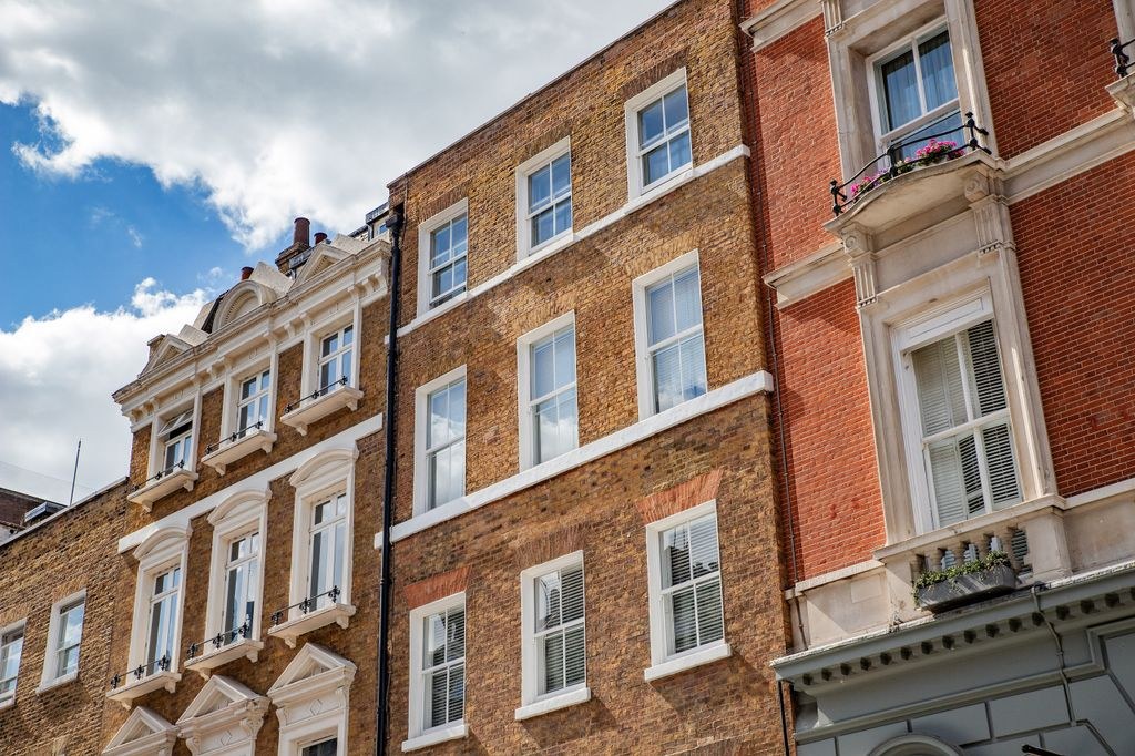 Modern 1-Bed Apartment, Charing Cross, WC2E, photograph 6