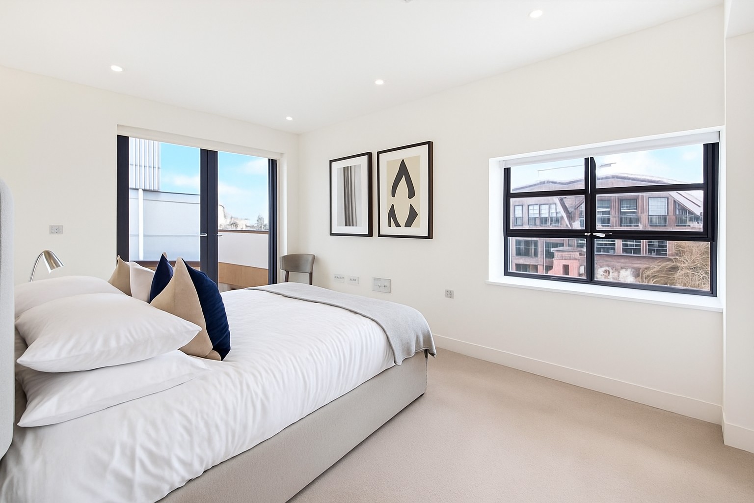 Stylish 1-Bed Apartment, Sherwood Street, W1F, photograph 3