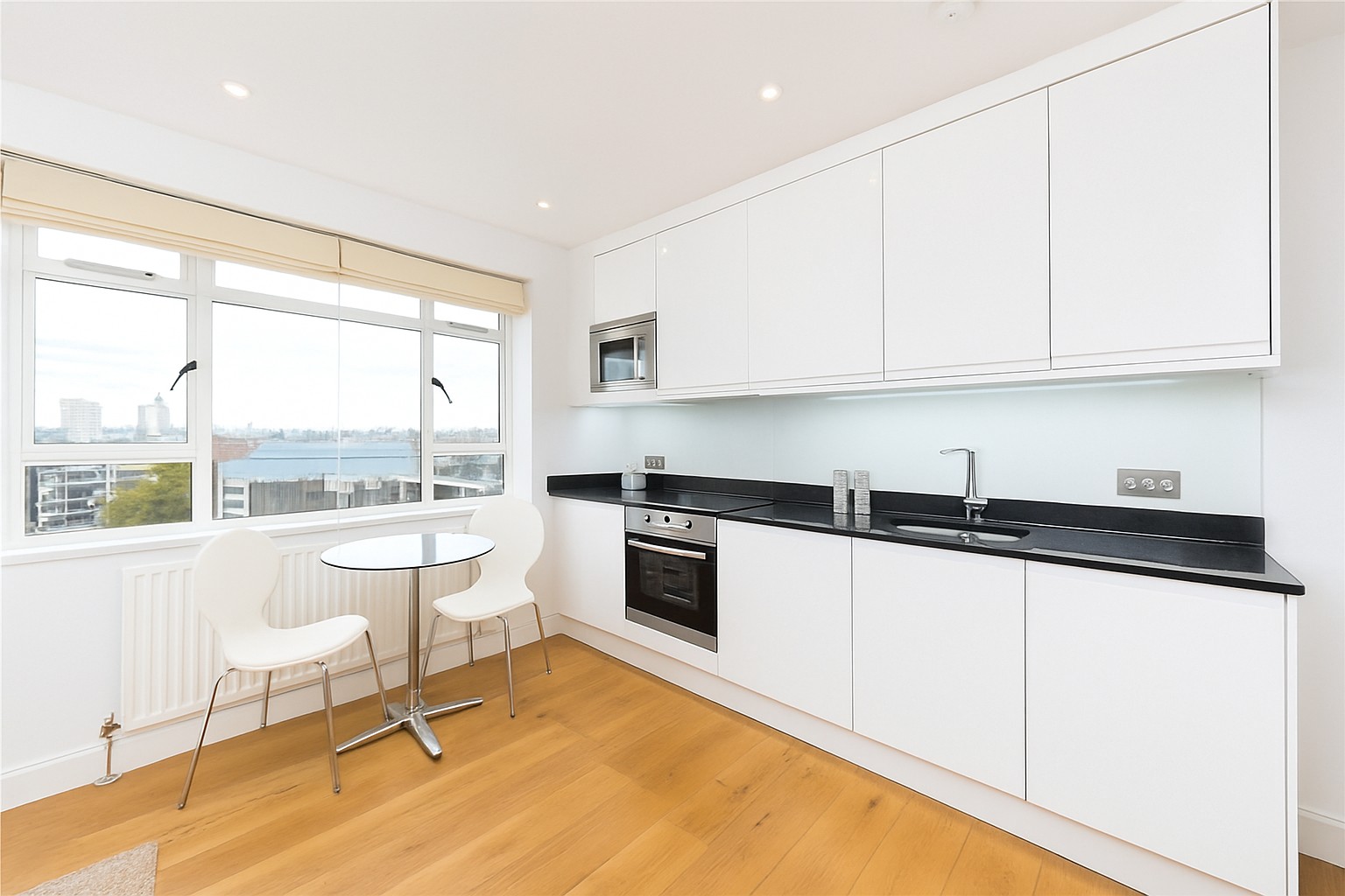 Bright 1-Bed Apartment, Sloane Avenue, SW3, photograph 2