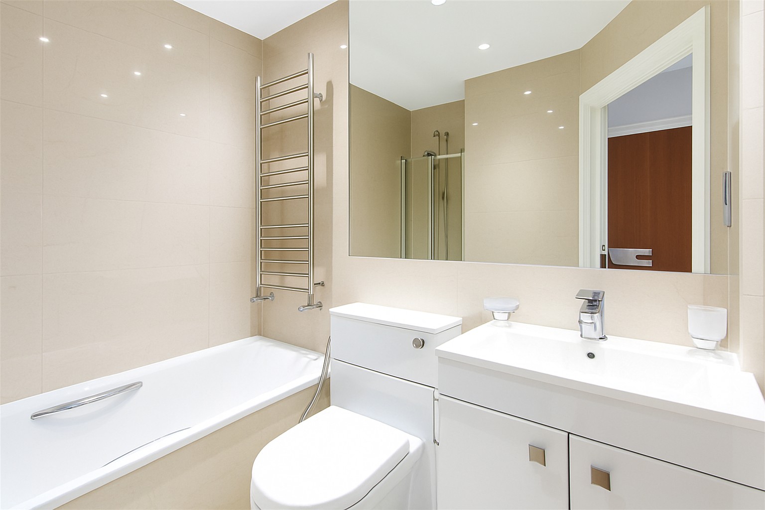 Bright 1-Bed Apartment, Sloane Avenue, SW3, photograph 5