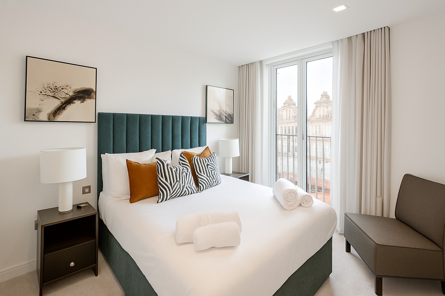 Modern 1-Bed Apartment, London, W2, photograph 3