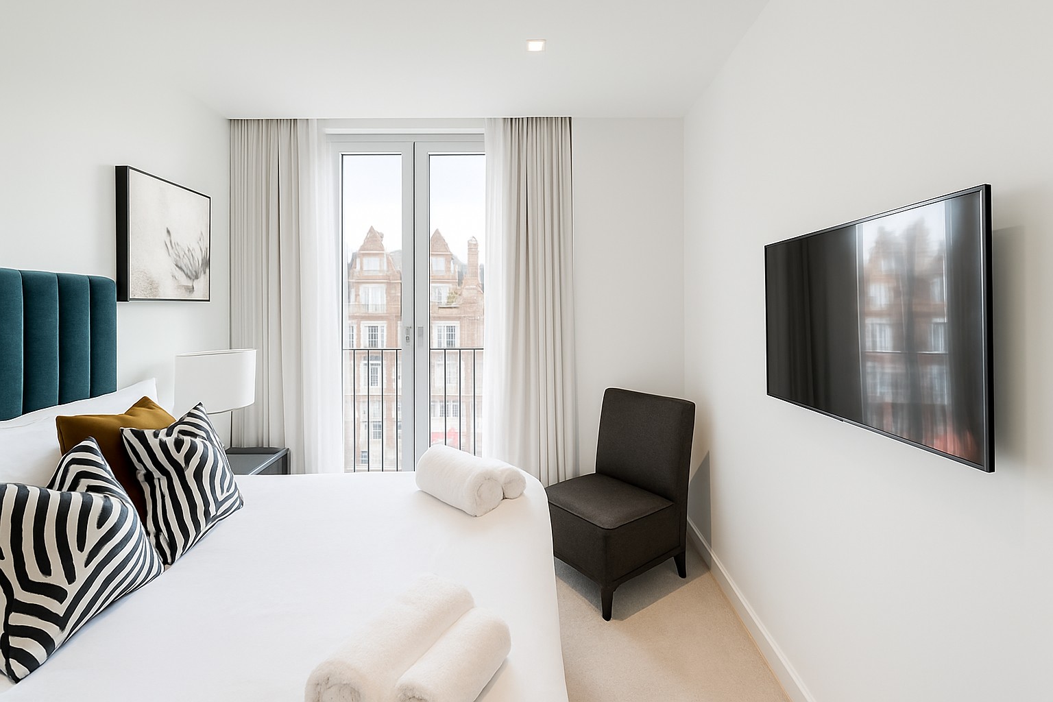 Modern 1-Bed Apartment, London, W2, photograph 4