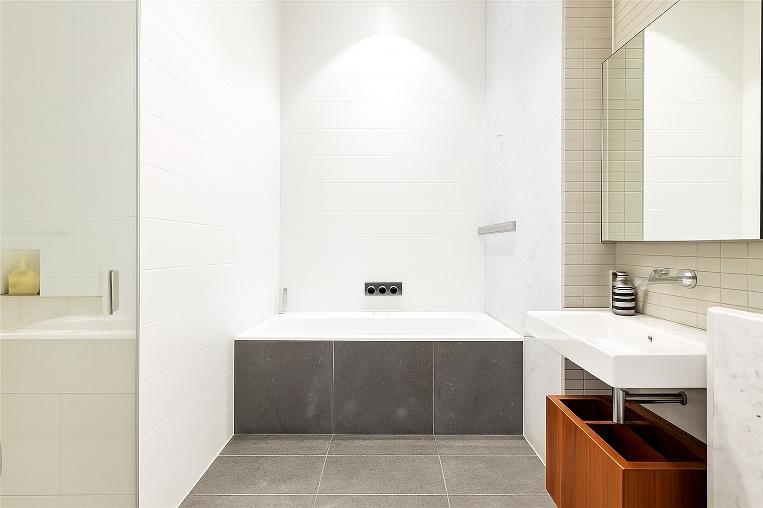 Spacious 2-Bed Apartment, Barbican, EC1A, photograph 5