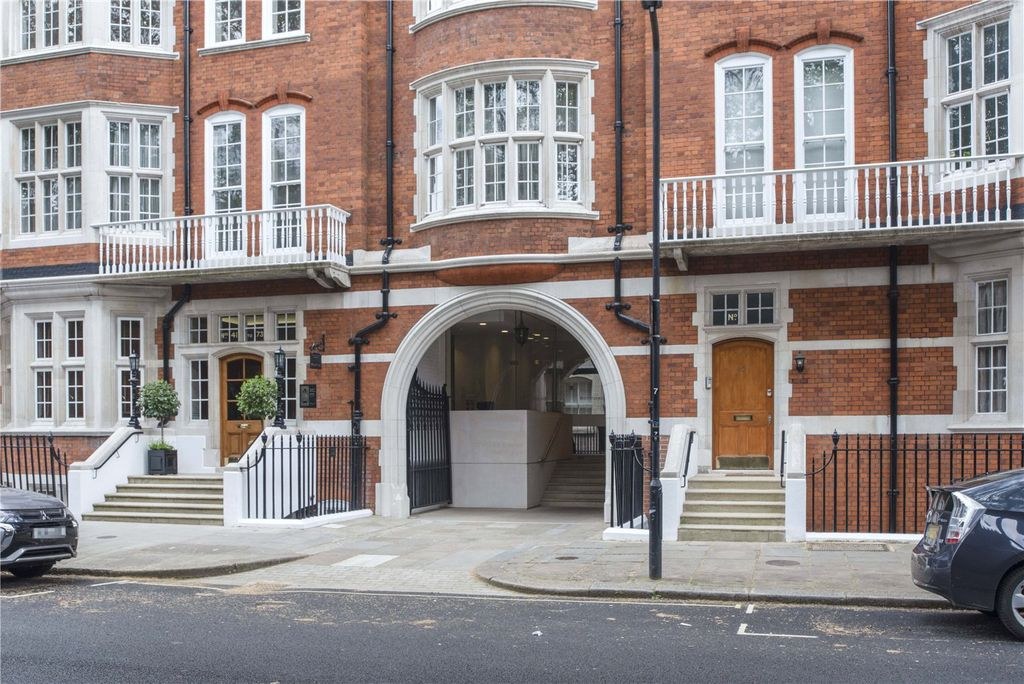 Spacious 2-Bed Apartment, Bloomsbury, WC1B, photograph 6