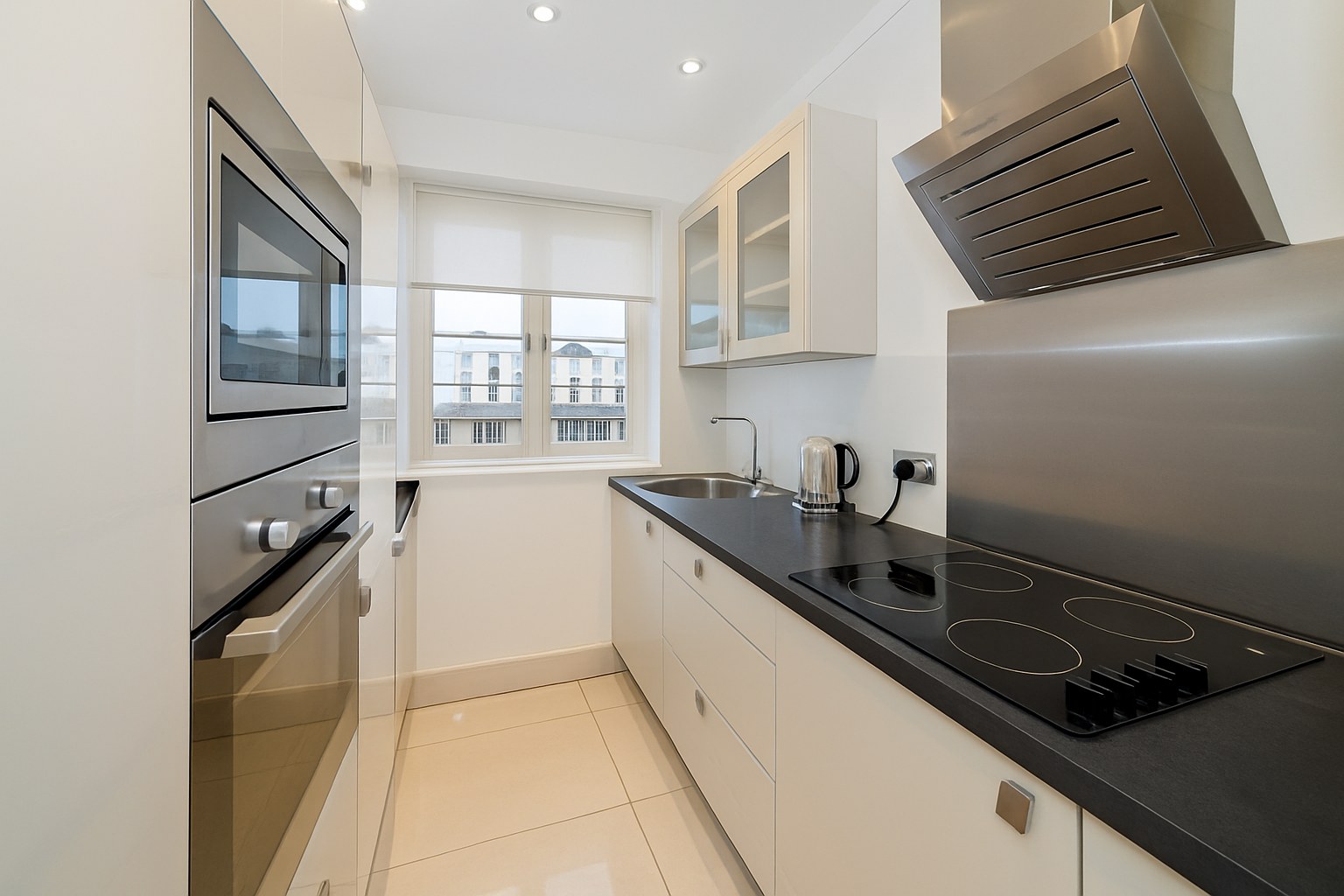 Spacious 2-Bed Apartment, Belgravia, SW1X, photograph 2