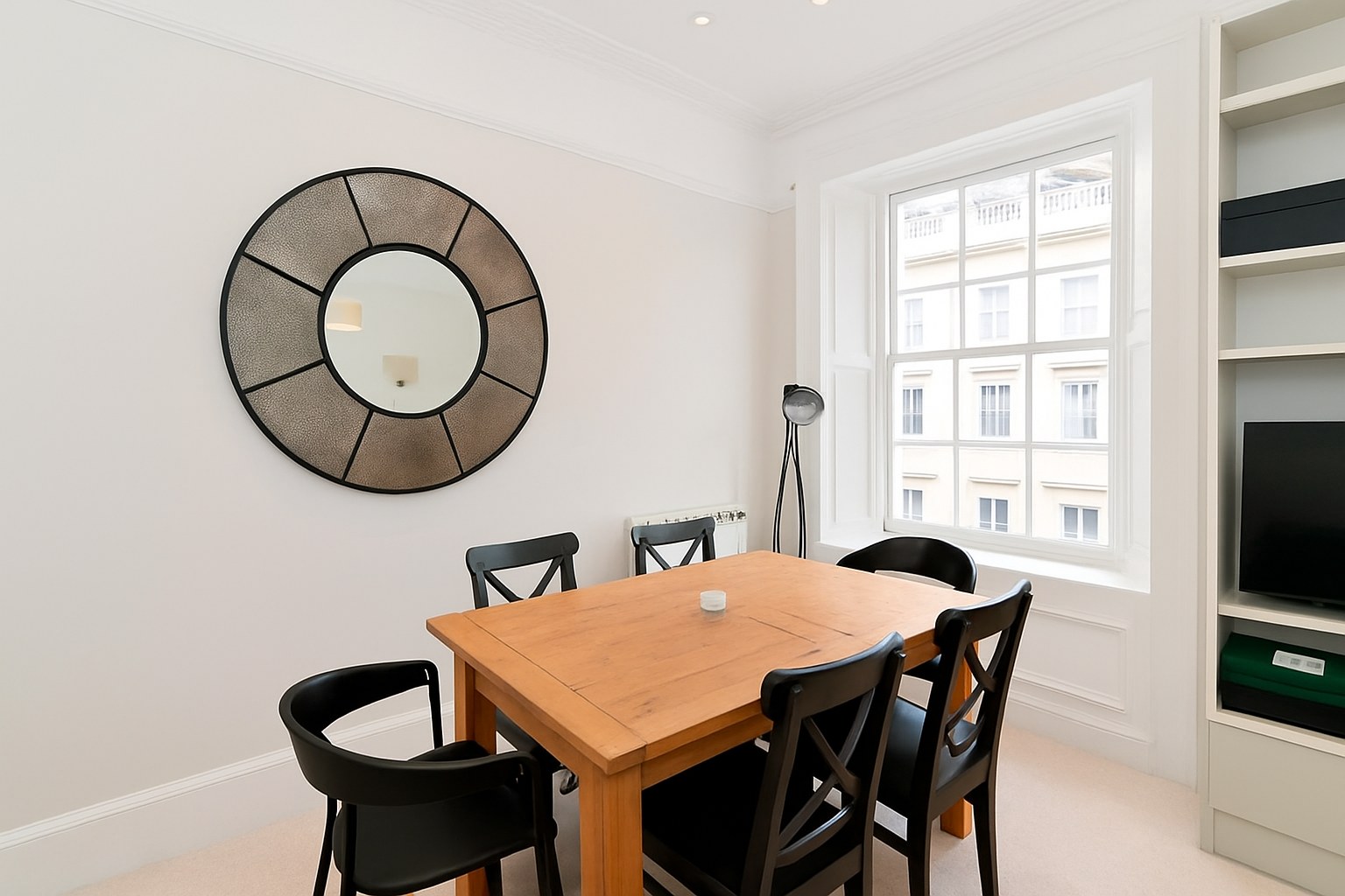 Spacious 2-Bed Apartment, Belgravia, SW1X, photograph 4