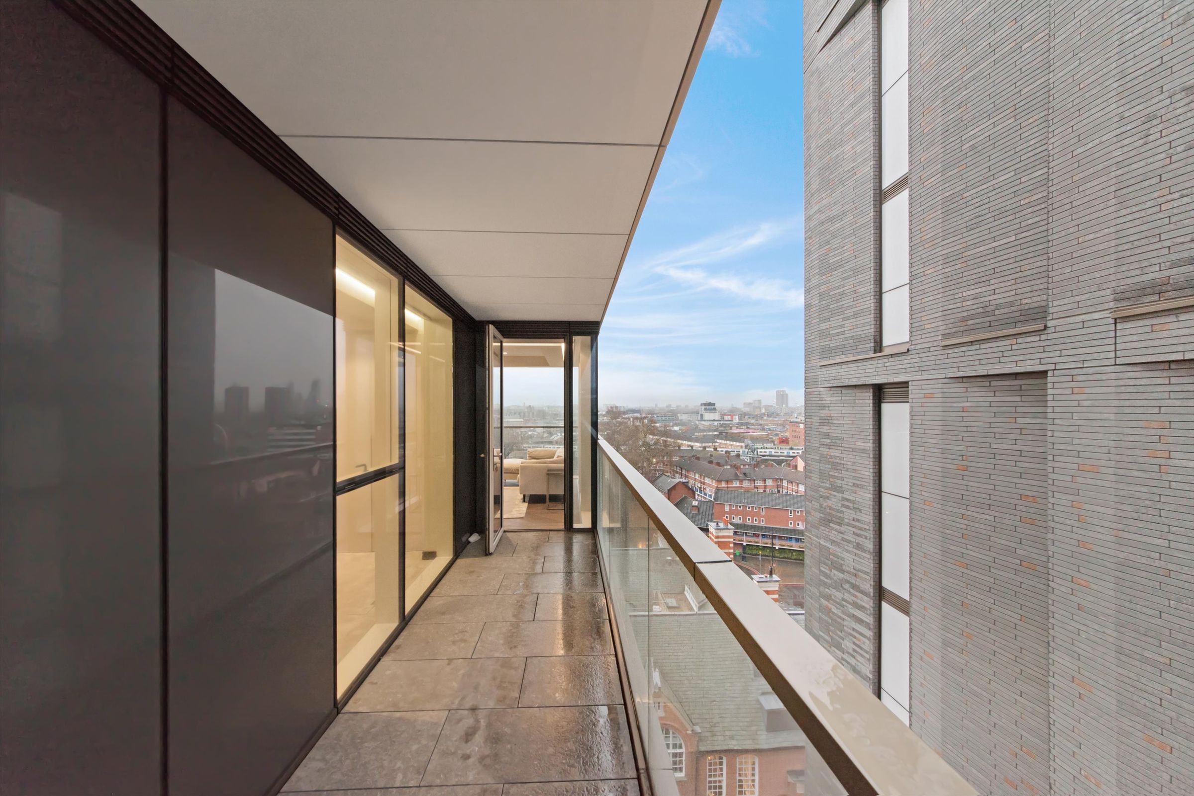 Luxury 2-Bed Apartment, Earls Way, SE1, photograph 6