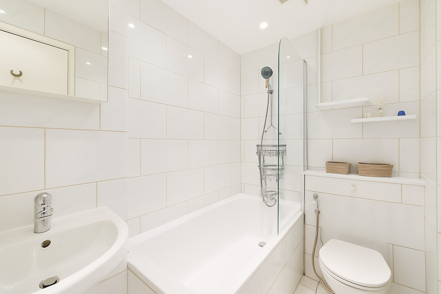 Spacious 2-Bed Apartment, Holbein Place, Chelsea, SW1W, photograph 4