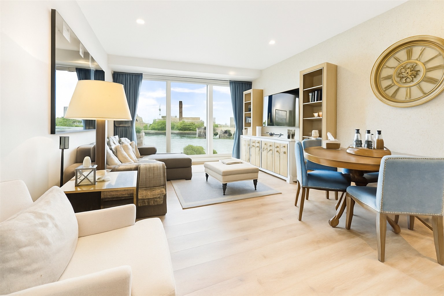 Luxury 2-Bed Apartment, Queenstown Road, SW11