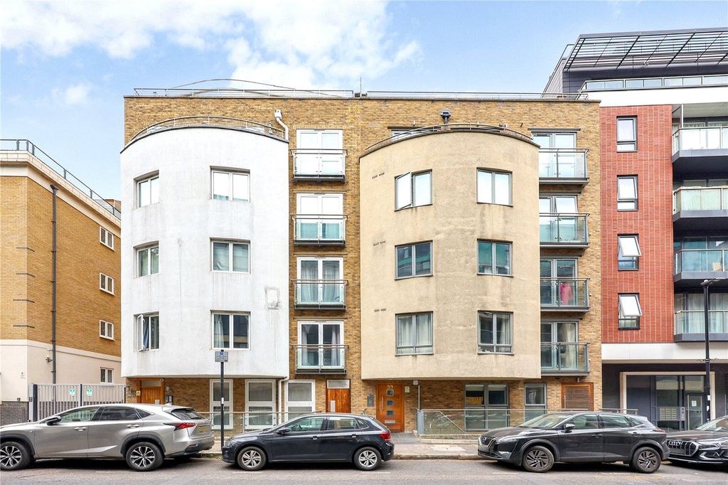 Spacious 2-Bed Apartment, Seward Street, Clerkenwell, EC1V, photograph 6