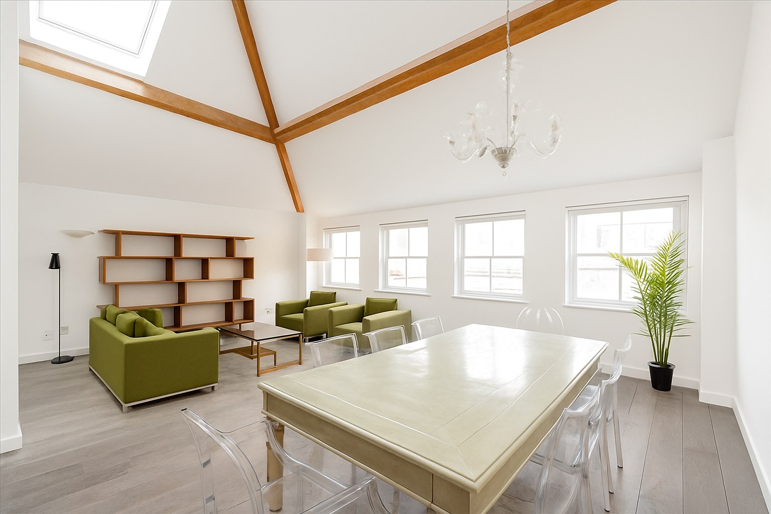 Spacious 2-Bed Apartment, Clerkenwell, EC2A