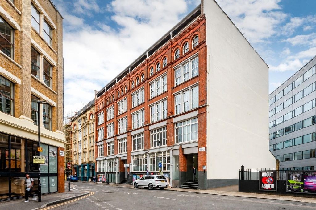 Spacious 2-Bed Apartment, Clerkenwell, EC2A, photograph 6