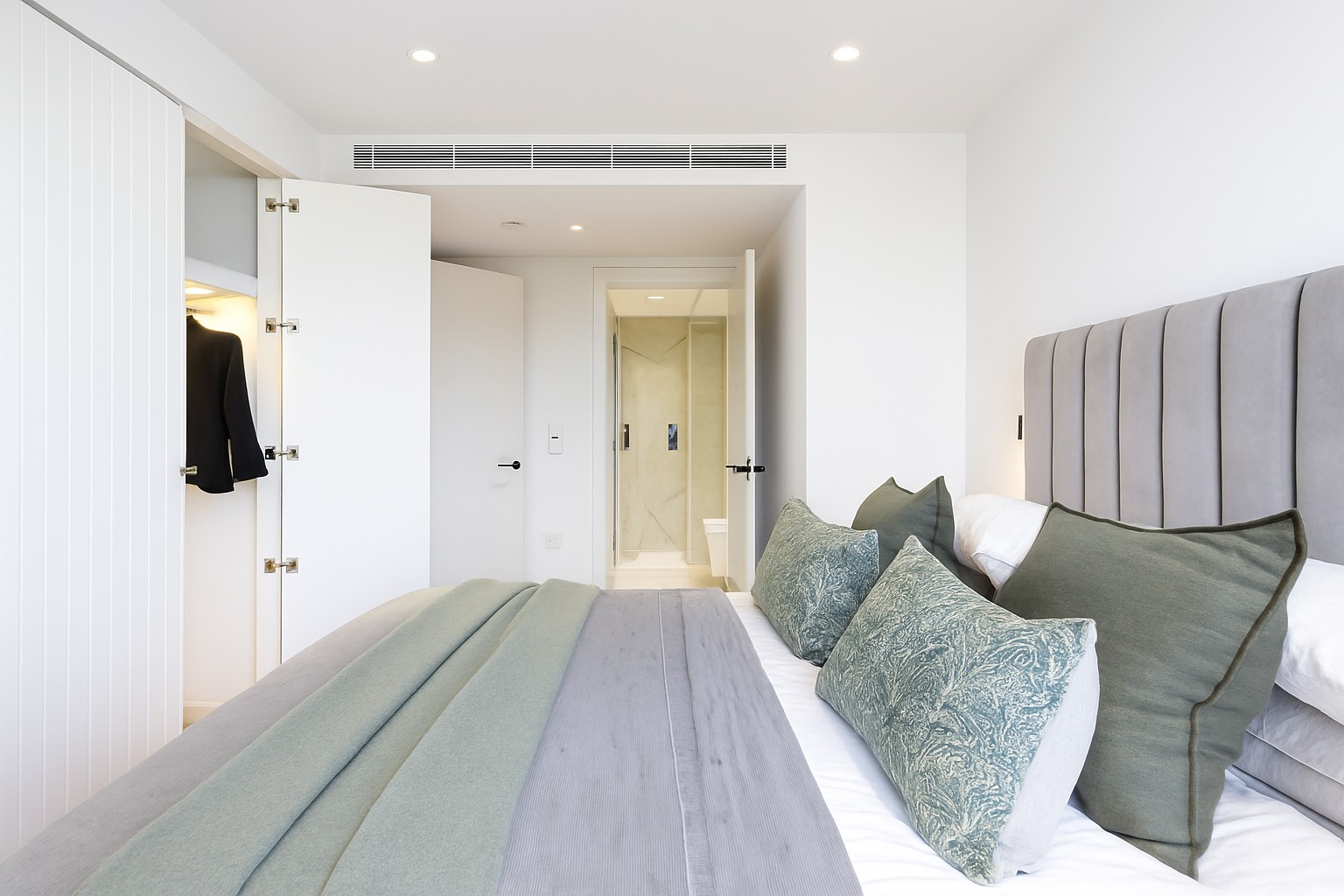 Spacious 2-Bed Apartment, York Way, N1, photograph 4