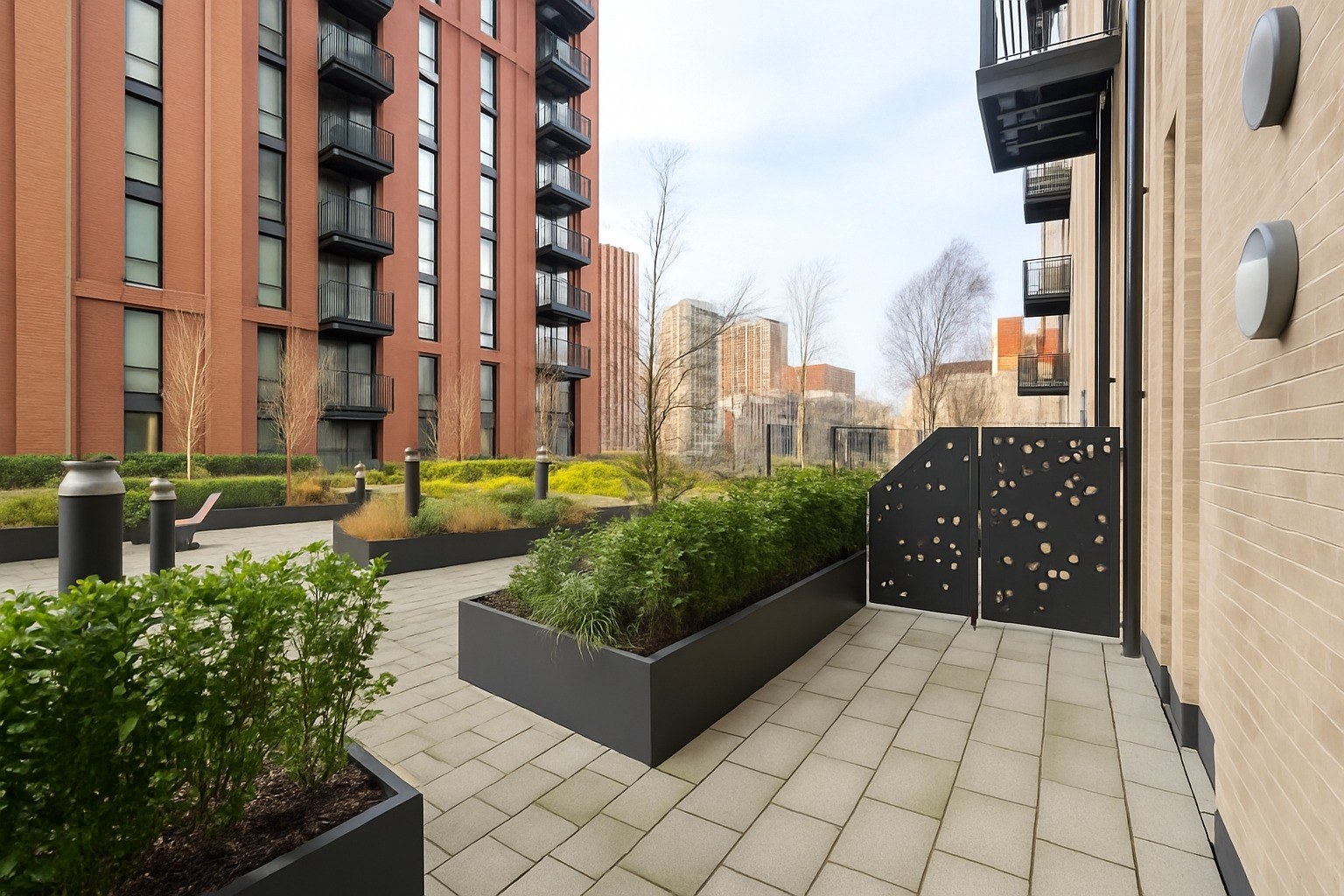 Bright 1-Bed Apartment, Salford, M5, photograph 6