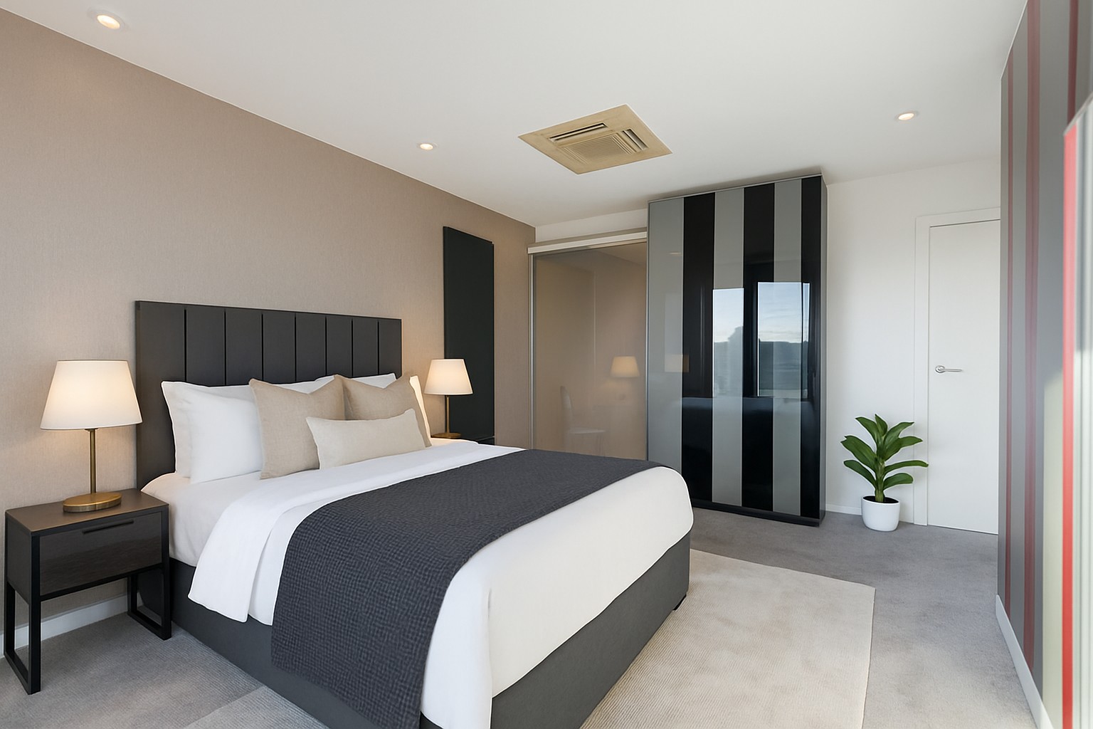 Luxury 2-Bed Apartment, Deansgate, M3, photograph 3