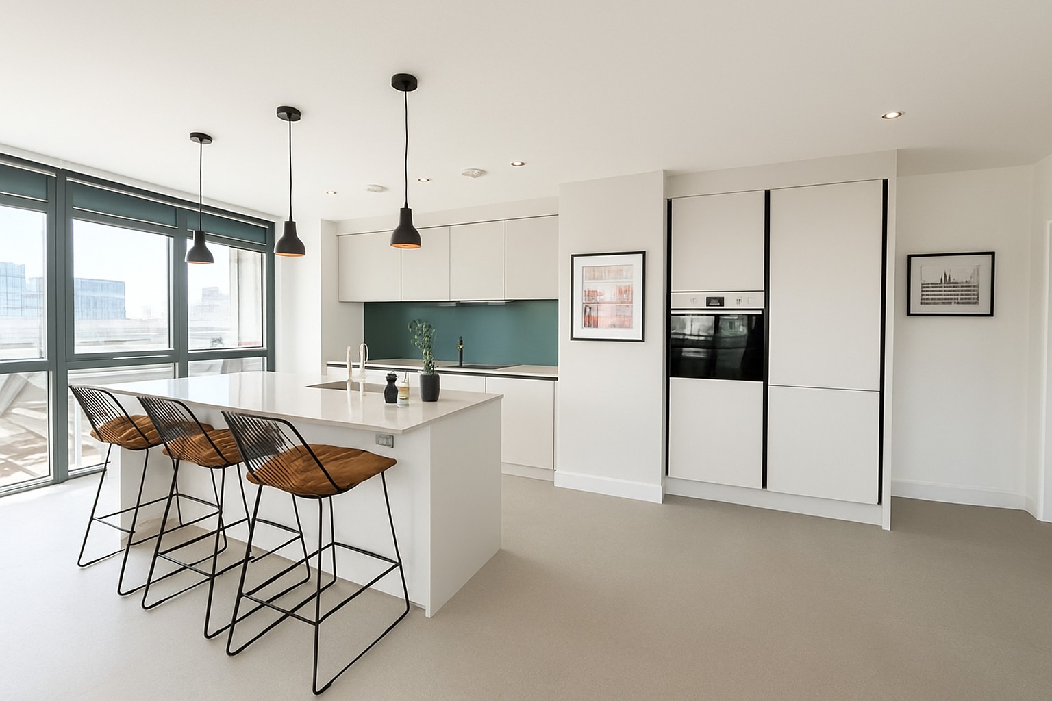 Stylish 2-Bed Apartment, Deansgate, M3, photograph 2