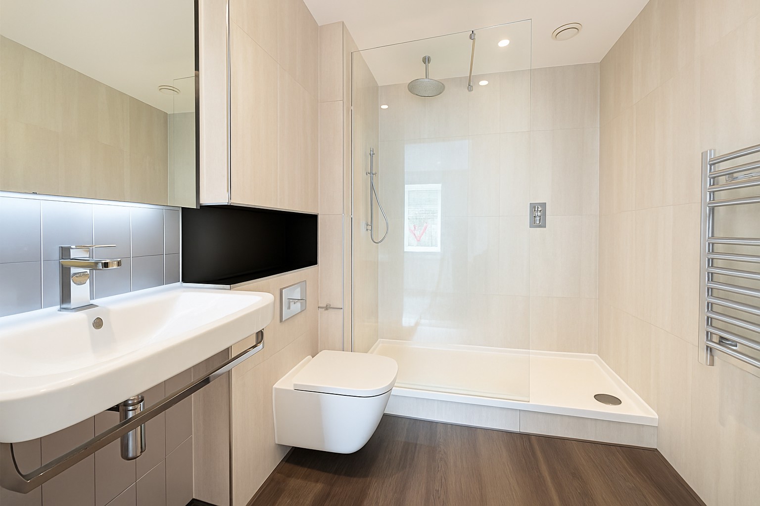Spacious 2-Bed Apartment, Manchester, M1, photograph 5