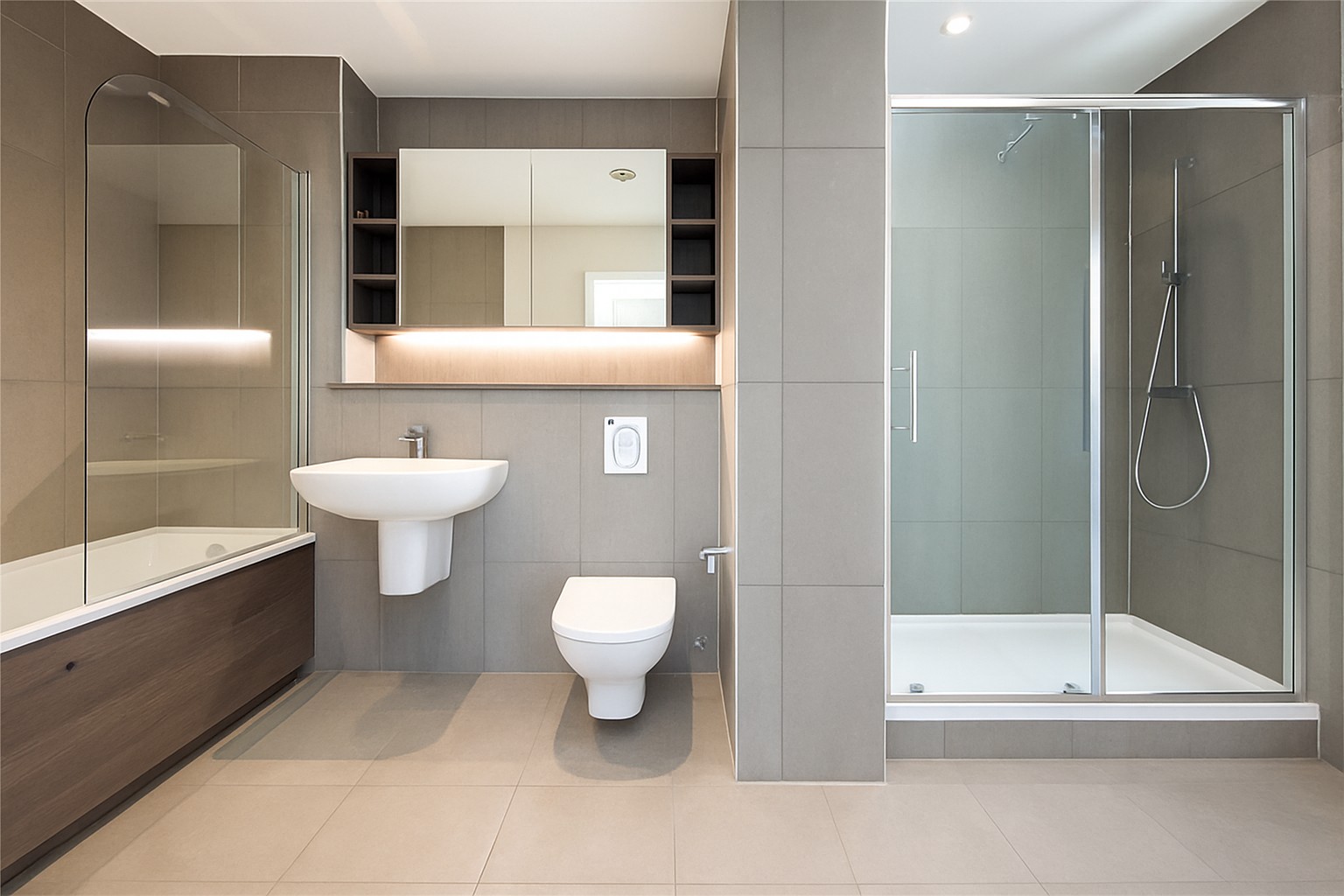 Luxury 2-Bed Apartment, Owen Street, M15, photograph 5