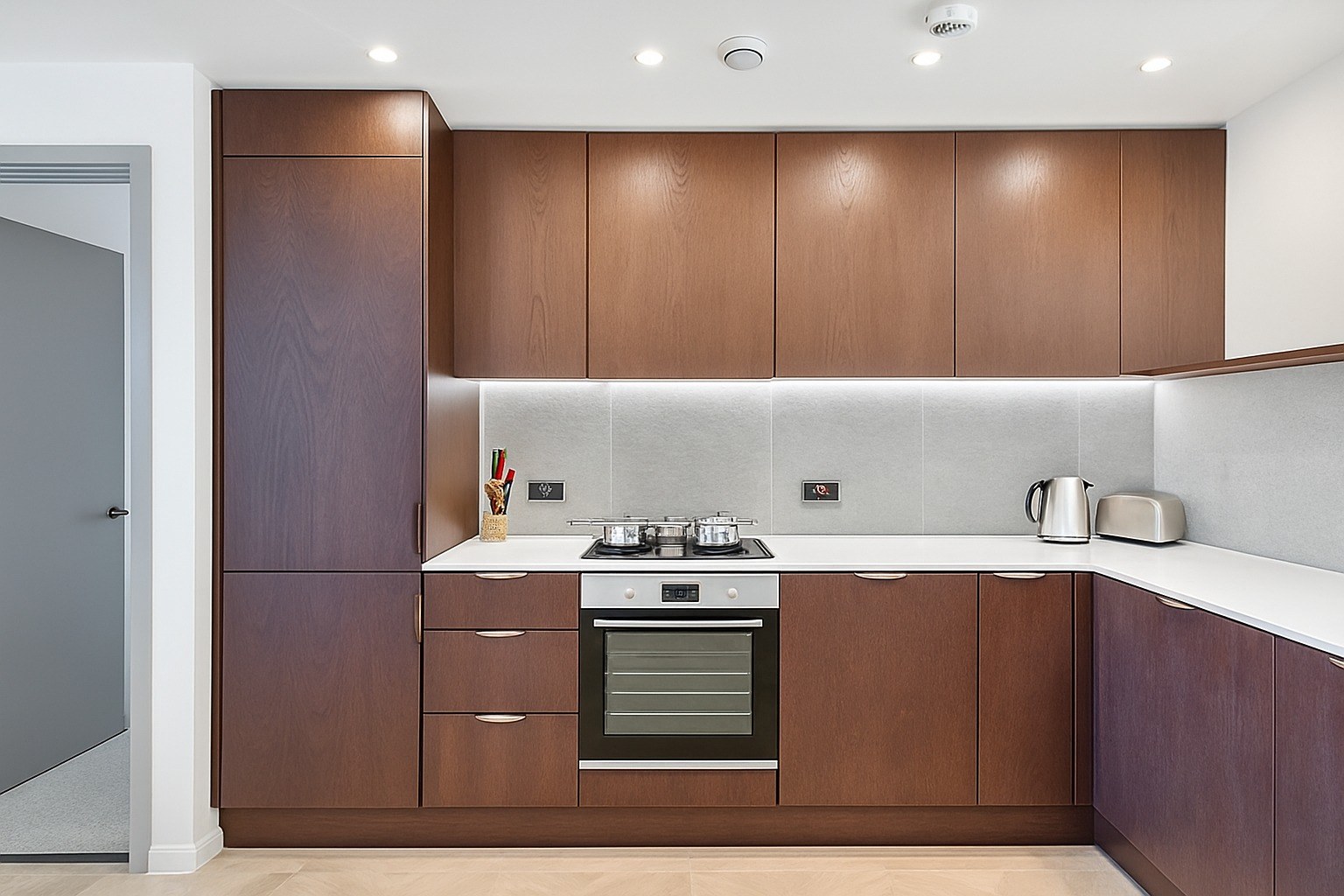 Spacious 2-Bed Apartment, Manchester, M15, photograph 2