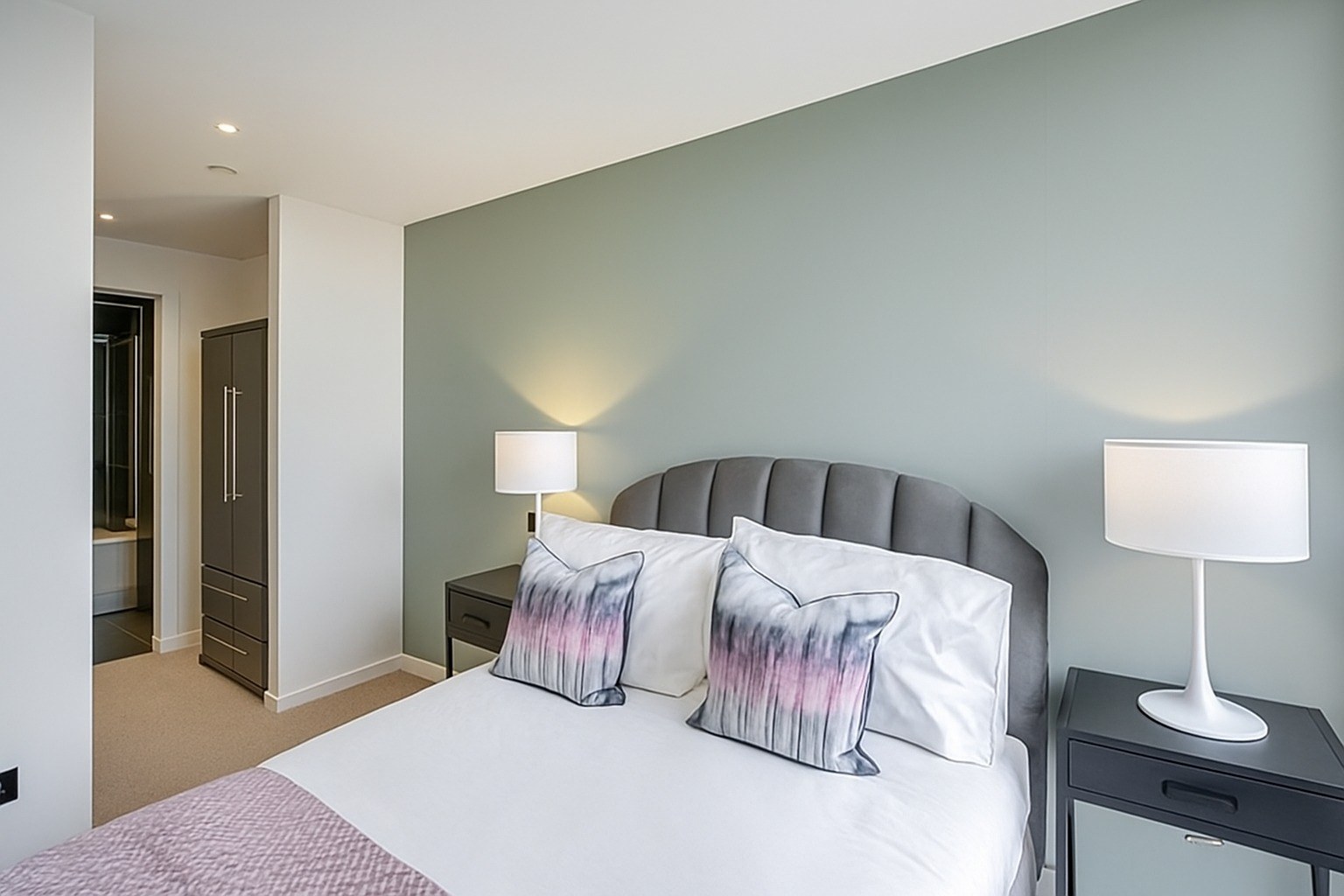 Spacious 2-Bed Apartment, Manchester, M15, photograph 4