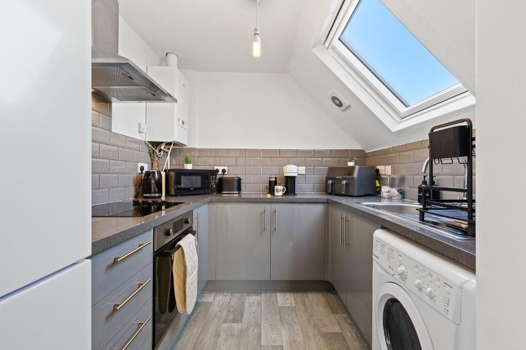 Serviced 1-Bed Apartment, Nottingham, NG7, photograph 8