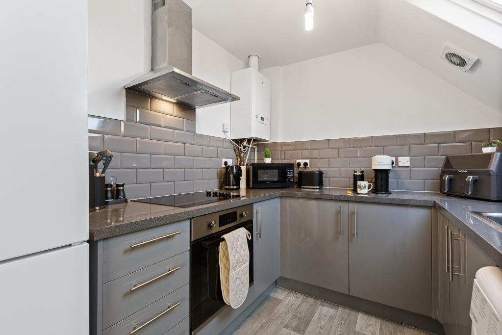 Serviced 1-Bed Apartment, Nottingham, NG7, photograph 9