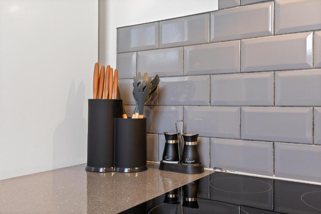 Serviced 1-Bed Apartment, Nottingham, NG7, photograph 11