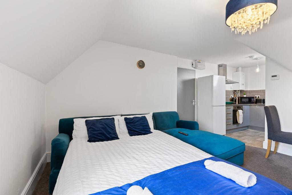 Serviced 1-Bed Apartment, Nottingham, NG7, photograph 21