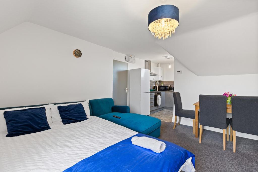 Serviced 1-Bed Apartment, Nottingham, NG7, photograph 24