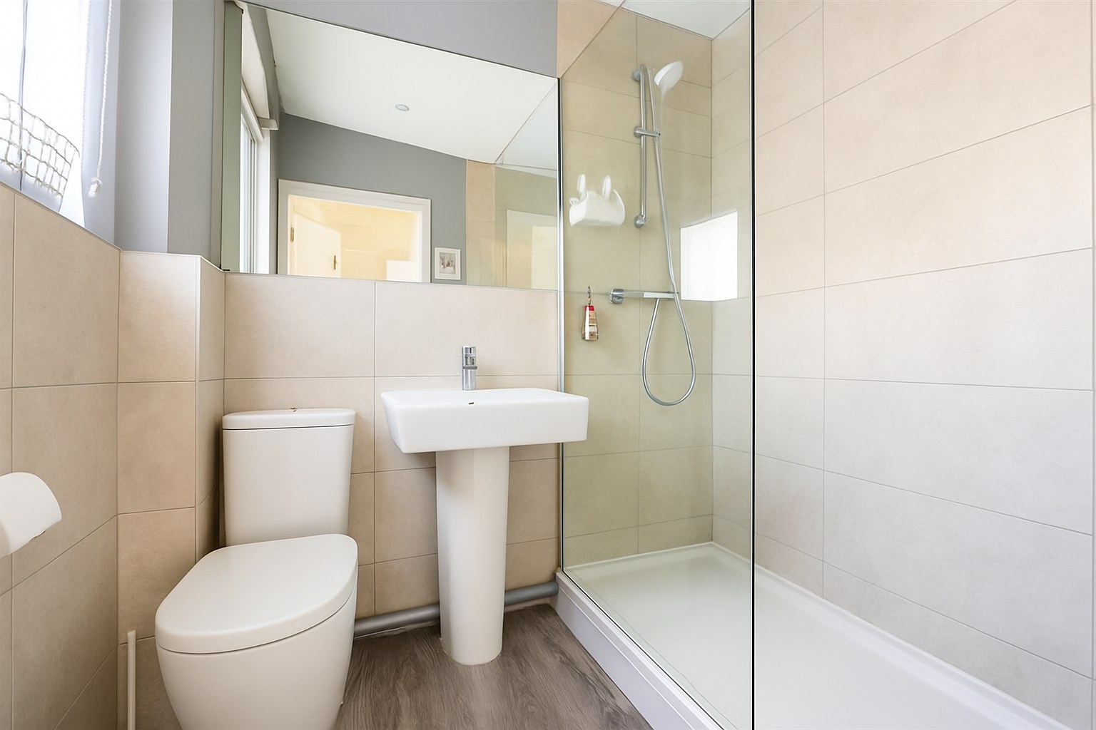 Spacious 2-Bed Apartment, City Centre, YO1, photograph 5